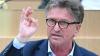 Baden-Württembergs Gesundheitsminister Manfred Lucha spricht.