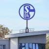 Der FC Schalke 04 stellt sich auf wichtigen Positionen neu auf. Der FC Schalke 04 stellt sich auf wichtigen Positionen neu auf.