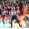 Kombinierer Fabian Rießle wird von den Fans verabschiedet.