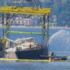 Das Wrack musste leergepumpt und stabilisiert werden, bevor es für weitere Untersuchungen in den Hafen von Termini Imerese geschleppt werden soll. Das Wrack musste leergepumpt und stabilisiert werden, bevor es für weitere Untersuchungen in den Hafen von Termini Imerese geschleppt werden soll.