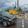 Unfall der Oststadt: Autofahrer missachtet Rotlicht und prallt gegen Straßenbahn