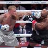 Mike Tyson (rechts) musste deutlich härtere Treffer einstecken als sein 31 Jahre jüngerer Gegner.