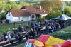 Ein etwas anderes Fest zum 60. Geburtstag! Wenn es ums Helfen geht, packen alle in der Nachbarschaft des "Fuchserb" mit an.
