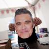 Vor dem Konzert von Robbie Williams in Gelsenkirchen