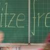 Hitzefrei in den Schulen: Was Kinder freut, wirft bei Eltern die Frage der Betreuung auf.