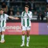 Über angebliche Geschehnisse auf Mallorca möchte Borussia Mönchengladbach mit Florian Neuhaus (M) sprechen.