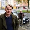 Mit Franken-Kommissar Felix Voss, gespielt von Fabian Hinrichs, startet der „Tatort“ in die neue Saison. Mit ihm Bild der Kabarettist Sigi Zimmerschied, der die Rolle des Fahrers von Voss übernimmt.