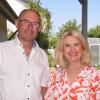Auch Landrätin Tamara Bischof gratulierte Roland Hoh zum 65. Geburtstag.