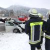 Immer wieder muss die Feuerwehr Weitnau auch zu schweren Unfällen an der B12 ausrücken - zum Beispiel im Winter, wenn die Straßen glatt sind.
