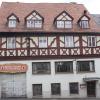 Das Bärengebäude hat eine zentrale Stelle im Bereich des Staffelsteiner Marktplatzes.