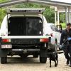 Das Haus der Angeklagten war nach den Todesfällen von Polizisten mit Spürhunden durchsucht worden. (Archivbild) Das Haus der Angeklagten war nach den Todesfällen von Polizisten mit Spürhunden durchsucht worden. (Archivbild)