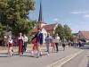 Zahlreiche Ehrengäste sowie acht Vereine nahmen am Festzug zum 50-jährigen Bestehen der Lauertalkapelle Rothhausen teil.
