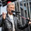 Tausende Menschen besuchen am Montag 07.07.25 das Benefizkonzert von Peter Maffay & Band im Weingut am Stein in Würzburg. 
Zum 80. Geburtstag der Möbelhäuser mit dem Roten Stuhl gibt’s auch die 80. gemeinsame Charity-Veranstaltung mit Peter Maffay.