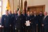 Ehrung für 40 Jahre Feuerwehrdienst: Im Bild (von links) Michael Weber (Kreisbrandinspektor), Jochen Krug (Kommandant), Alexander Hanusch (FFW Bad Königshofen), Günter Neundorf (FFW Merkershausen), Rainer Wohlfart (FFW Ipthausen), Peter Leicht (FFW Untereßfeld), Andreas Seufert (FFW Gabolshausen), stellv. Bürgermeister Roland Köth, Christoph Wohlfahrt (Kreisbrandmeister) sowie Landrat Thomas Habermann.