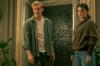 Tim (Matthias Schweighöfer) und Olivia (Ruby O. Fee) kämpfen gegen eine mysteriöse Wand.
