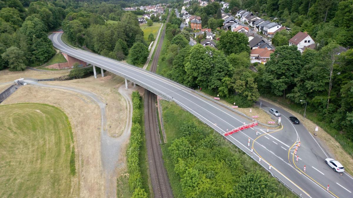 Wegen-Br-ckensprengung-m-ssen-Anwohner-Wohnungen-verlassen