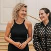 Anne-Sophie Mutter und Dirigentin Lina Gonzáles-Granados bei einem Empfang im Weißen Saal.