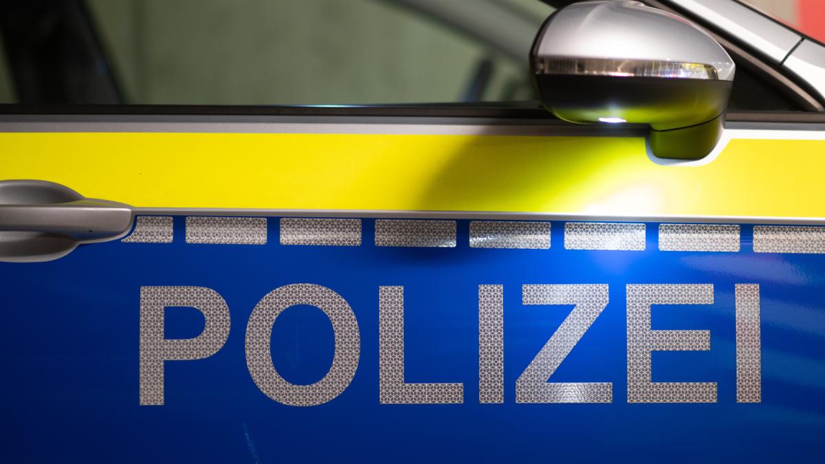 Young man sprays woman (26) in face with pepper spray at parking garage in ...