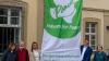 Friedenstaube vor dem Rathaus: Oberbürgermeister Martin Heilig, Stadträtin Barbara Meyer und Ökopax Würzburg nutzten den internationalen Gedenktag für eine klare Botschaft in einer geopolitisch instabilen Zeit.