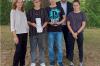 Schulleiterin Christine Seuffert, Bastian Schuler, Martin Bedenk, Bürgermeister Stefan Rottmann, Betreuungslehrkraft Isabell Hägerich.