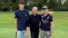 Der Trainer und seine Schützlinge: Simon Fisher (Mitte) vom Wittelsbacher Golfclub mit den NR-Praktikanten Richard März (links) und Michael Budau (rechts).