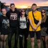 Zahlreiche Punkrockerinnen und Punkrocker feiern am Freitag, 11. Juli 2025, beim Krach am Bach Festival in Proelsdorf. Mit einem internationalen Lineup, einer malerischen Location und einer familiaeren Atmosphaere zieht das Festival jedes Jahr tausende Besucherinnen und Besucher in den Steigerwald. 