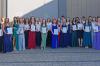 Die Schülerinnen und Schüler der S12 und der SW12 bekamen ihre Zeugnisse in der ersten Runde der Verleihung.
