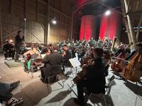 Zum wiederholten Male gastierte das Jugendsinfonieorchester Odeon der Stadt München 2025 im historischen Feldstadl Schorn. Am Samstag, 27. Juni, ist es dort erneut zu hören.