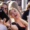 Zahlreiche Menschen besuchen am Sonntag (13.07.25) das Open-Air-Event „exit: am stein“ auf dem Weingut am Stein in den Würzburger Weinbergen. Elektronische Klänge, sommerliche Stimmung und der Blick über die Stadt machen die Veranstaltung zu einem besonderen Erlebnis.