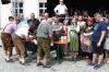 Mit dem Bieranstich durch die Bürgermeister werden die Biertage eröffnet.