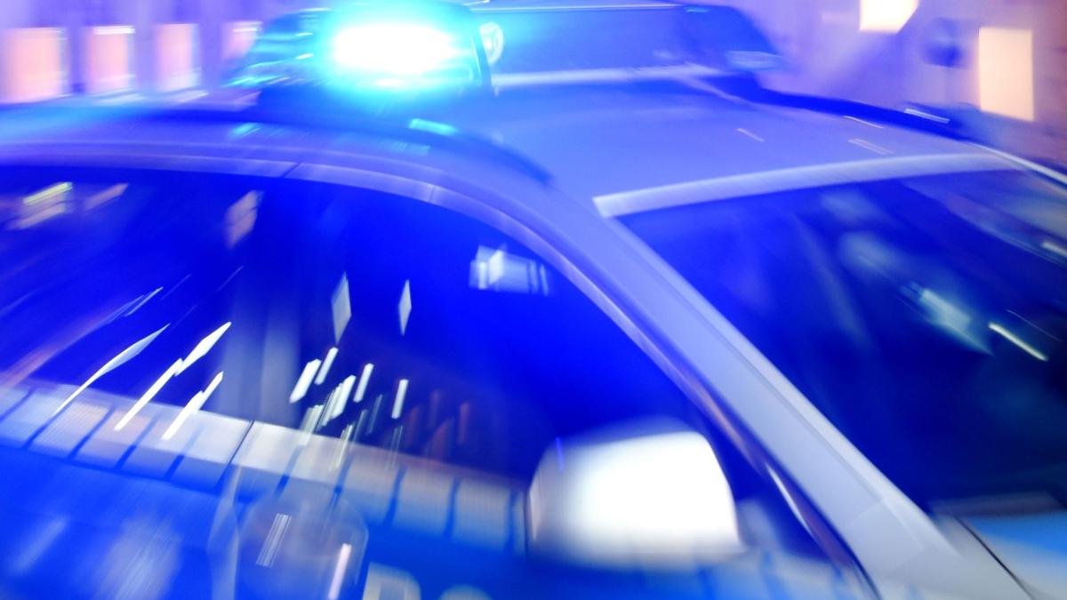 Illegales-Autorennen-Polizeistreife-stoppt-Fahrer