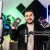 Der Tech-Influencer Rajab El Hello in seinem Aufnahmestudio in der Zellerau in Würzburg.