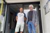 Neue Räume für das Intakt: Michael Porzelt (rechts), Projektleiter der „Intakt“-Sozialkaufhäuser in Main-Spessart, und Vermieter Norman Kandler zeigen die neue Adresse des Sozialkaufhauses Marktheidenfeld. 