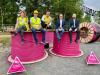 Über den Beginn der Ausbauarbeiten in Bad Königshofen i. Gr. freuen sich (von links): Danae Vourgazaki (Ergatikat GmbH – Oberbauleiterin), Thomas Andreas Hofmann (Deutsche Telekom Technik GmbH - Kommunalberater Glasfaser), Apostolis Partalas (Ergatikat GmbH – Projektleiter), Thomas Helbling (1. Bürgermeister der Stadt Bad Königshofen i. Gr.), Frank Reichert (Landkreis Rhön-Grabfeld –  Kreisentwicklung)