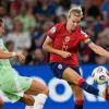 Erst Elfmeter verschossen, dann das 1:1 erzielt: Norwegens Ada Hegerberg (r).