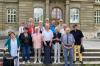 15 von einstmals 60 Mitschülern trafen sich zum 65. Abiturjubiläum (hinten von links): Gudrun Matheim, geb. Schwarz, Ursula Böwering, Irene Meixner, geb. Schlör, Cilli Stickler, geb.Schmitt, Bruno Beier, Horst Krtsch, Wolfgang Penski und  Wolfram Schmitt, (vorne von links) Hilda Braunstein, geb. v. Zobel, Elfriede Roth, geb. Grob, Margarete Hörmann, geb. Zirkelbach, Dieter Sauer, Wolfgang Zirkelbach und Roland Herold.  
