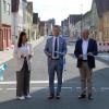 Schweinfurts Oberbürgermeister Sebastian Remelé gab die Hauptstraße im Stadtteil Oberndorf wieder für den Verkehr frei. Zuvor wurde 14 Monate an der Sanierung und Umgestaltung des rund 650 Meter langen Abschnitts gearbeitet. 