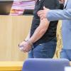 Wegen versuchten Mordes vor Gericht in Schweinfurt: Ein 50-Jähriger soll seine Ex-Frau mit einem Hammer angegriffen haben. 