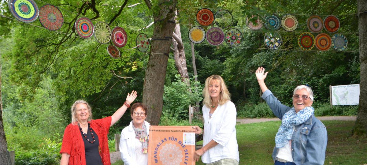 Sommeraktion 2025: Illertisser Kunstzirkel dekoriert die Weiherkulisse