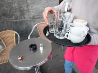 Ob im Café, in der Fabrik oder im Handwerksbetrieb: Ferienarbeit ist für viele Schülerinnen und Schüler eine gute Gelegenheit, etwas Geld zu verdienen.
