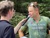Siegerinterview: Luca Schwarzbauer (rechts) nach seiner Titelverteidigung im Cross-Country-Rennen.