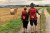 Wanderer in Hessen müssen in dieser Woche keine extreme Hitze befürchten. (Symbolbild)