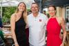 Die dreifache Schwimmweltmeisterin Leonie Beck zu Gast beim Weinfest. Zahlreiche Menschen besuchen am Mittwoch 23.07.25 das WVV Event beim „Wein am Stein“ in Würzburg.