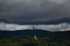 Dunkle Gewitterwolken sieht man in Hessen auch in den nächsten Tagen. (Archivbild)