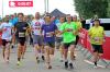 Ausdauersportler Tobias Freudling (Mitte, mit der Startnummer 150) legte mit 12:58 Minuten die schnellste Zeit bei der Premiere des „Allgäu Business Sprint“ hin. 