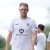 Bedient vom Spielverlauf und seiner Verletzung: FC-05-Flügelstürmer Joshua Endres.