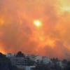 Die Rauchwolken des Brandes ziehen auch über die rund 25 Kilometer entfernte Hauptstadt Athen Die Rauchwolken des Brandes ziehen auch über die rund 25 Kilometer entfernte Hauptstadt Athen