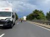 Auf der B286 zwischen Gerolzhofen und Neuses am Sand ist am Freitagnachmittag ein Transport (im Bild) einem Kleinlaster ins Heck gefahren. Der Unfallverursacher hatte laut Polizei womöglich Drogen konsumiert.