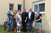 Begrüßten zum Sommerfest im Seniorenzentrum Kürnach und führten durch den Nachmittag (von links): Carina Rosenberger (Einrichtungsleitung), Christina Tepper (Pflegedienstleitung), Susanne John (2. Bürgermeisterin Kürnach), Robert Scheller (Geschäftsführer Senioreneinrichtungen des Landkreises Würzburg), stellv. Landrat Alois Fischer, Sieglinde Bayerl (1. Vorsitzende Freundeskreis).