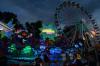Nicht einmal die Regenwolken am Lohrer Abendhimmel konnten am vergangenen Wochenende das Funkeln der Lichter an den Fahrgeschäften der Spessartfestwoche trüben.